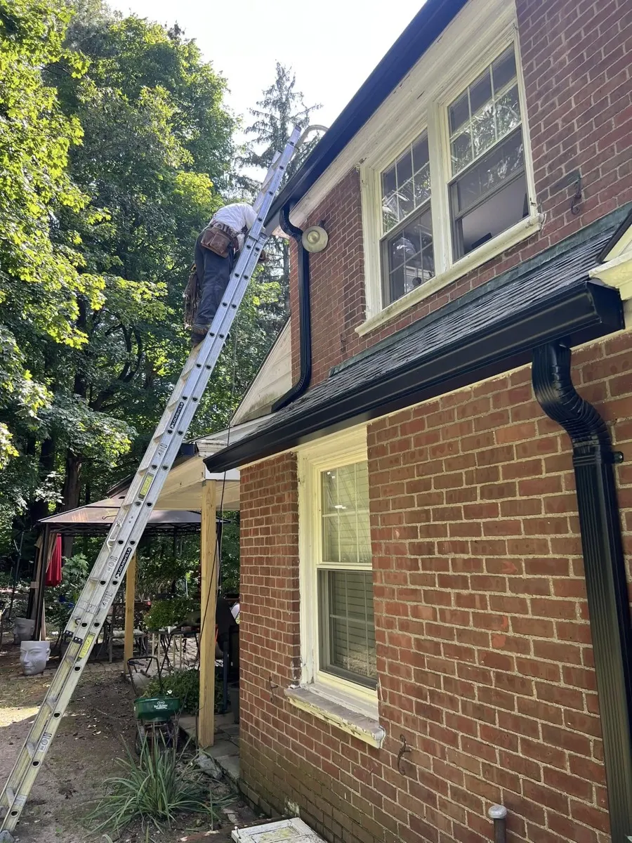 Seamless Gutters project in Oxford, CT by Martin's Aluminum