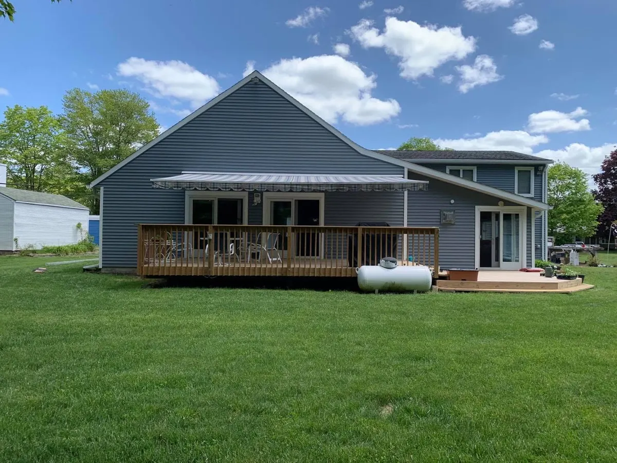 Vinyl Siding project in Woodbury, CT by Martin's Aluminum